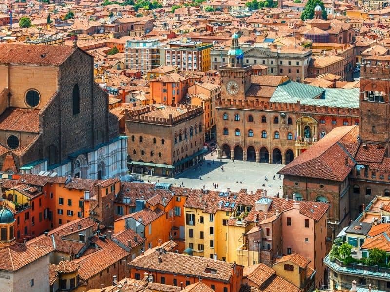 piazza maggiore bologna italy - best region in italy for food