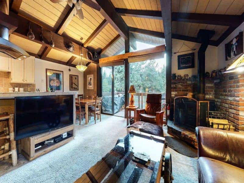 lodging in mammoth with large windows